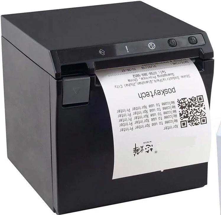 La Pulse SQ40 nera mentre stampa uno scontrino con QR code dall'uscita superiore