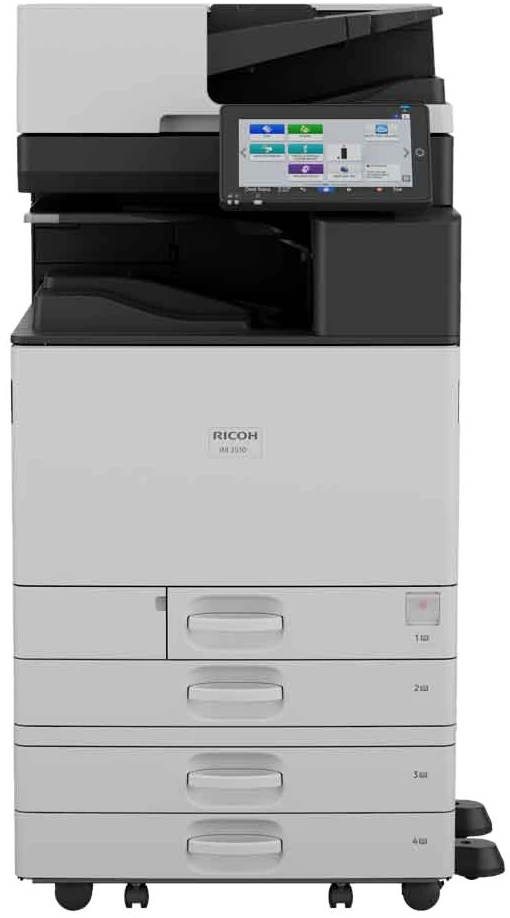 Multifunzione Ricoh IM 2510 vista frontale, con pannello touch intelligente e quattro cassetti carta