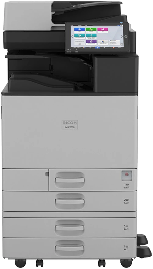 Multifunzione a colori Ricoh IM C2510 vista frontale, con Smart Operation Panel e quattro cassetti carta