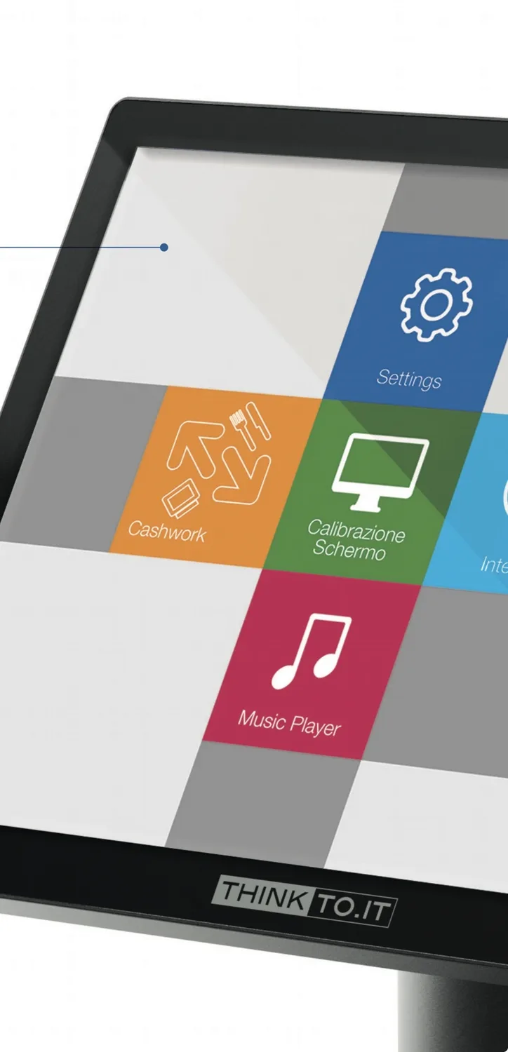 Display 15,6 pollici del POS|ONE 6000 XS con menu a mattonelle: Cashwork, Settings, Calibrazione Schermo e Music Player
